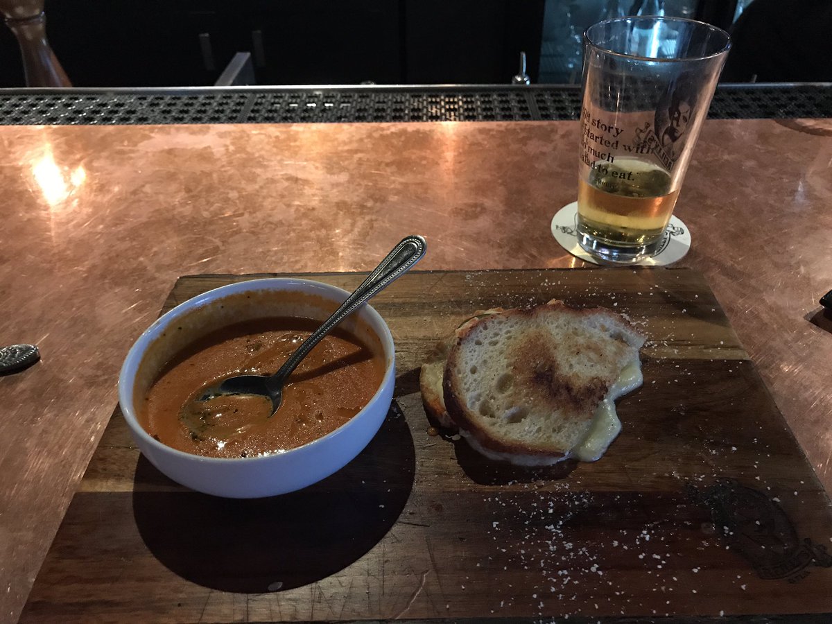 After walking thru DTLA for over 2 hours, needed to unwind while watching the Yankees Game. <a href="/RockandReilly/">Rock and Reillys Pub</a> #focusonfoodnotfinances #RSI