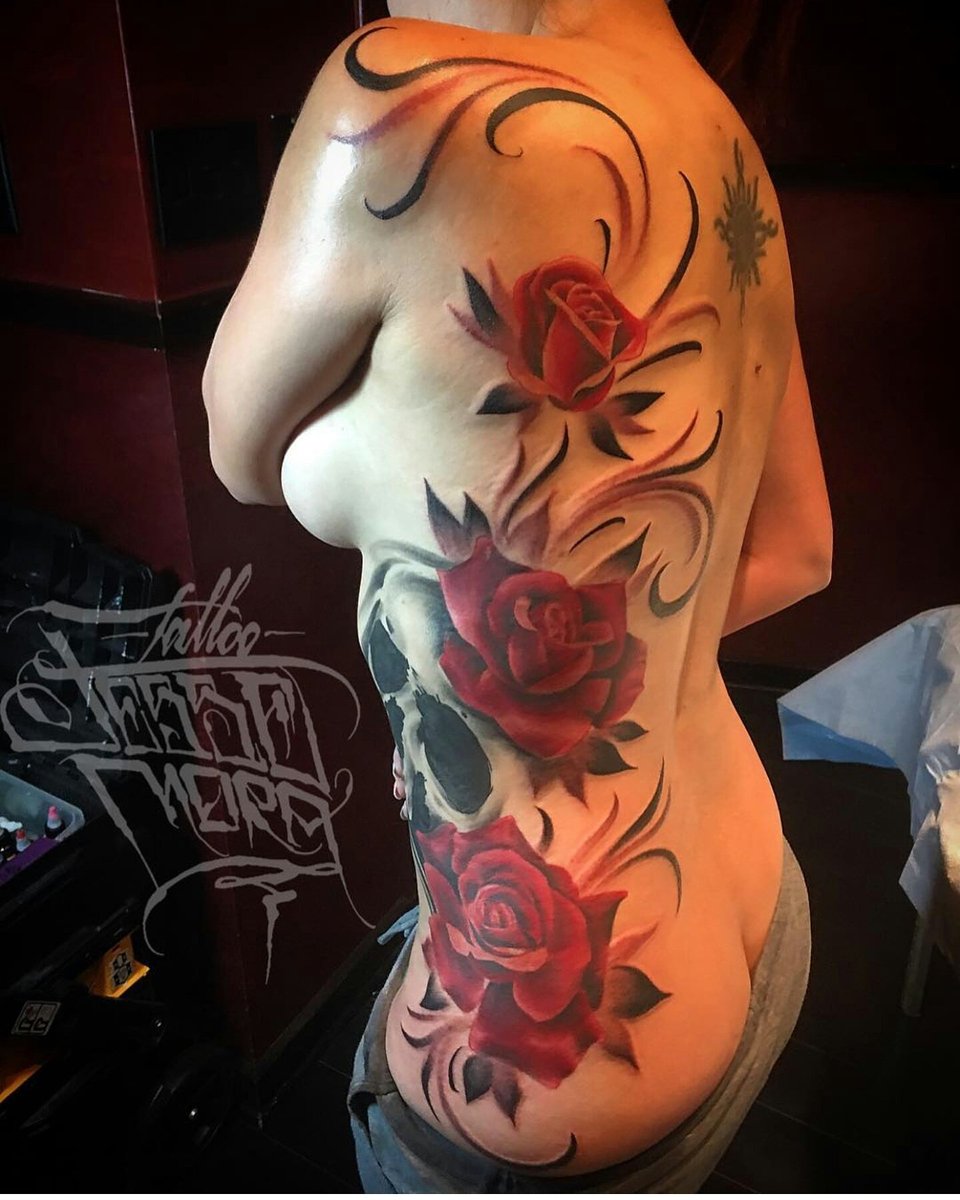 HHTattooLV's tweet photo. #tat2jesse putting in some work on this beautiful side piece!
#hhtattoo #HHtattooLV #hartandhuntington #tattoo #inked #ink #colortattoo https://t.co/lAXUEH5Ro5