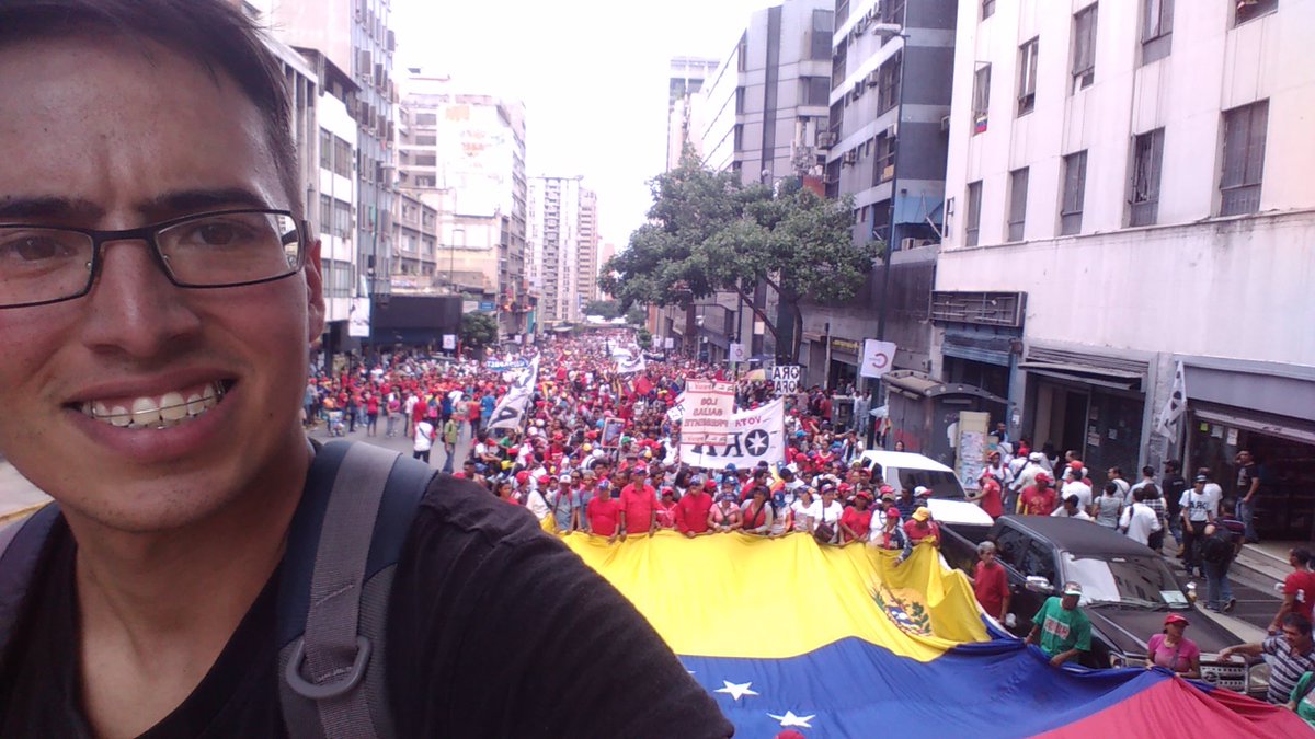ElGaboGarcia_'s tweet photo. #Miranda dijo presente en la gran movilización en apoyo a la #Constituyente. Porque hablando se entiende la gente #VenezuelaPazYVida ✌ https://t.co/CksnujEeyg
