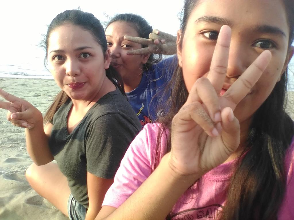 Friendship overload 😂😘