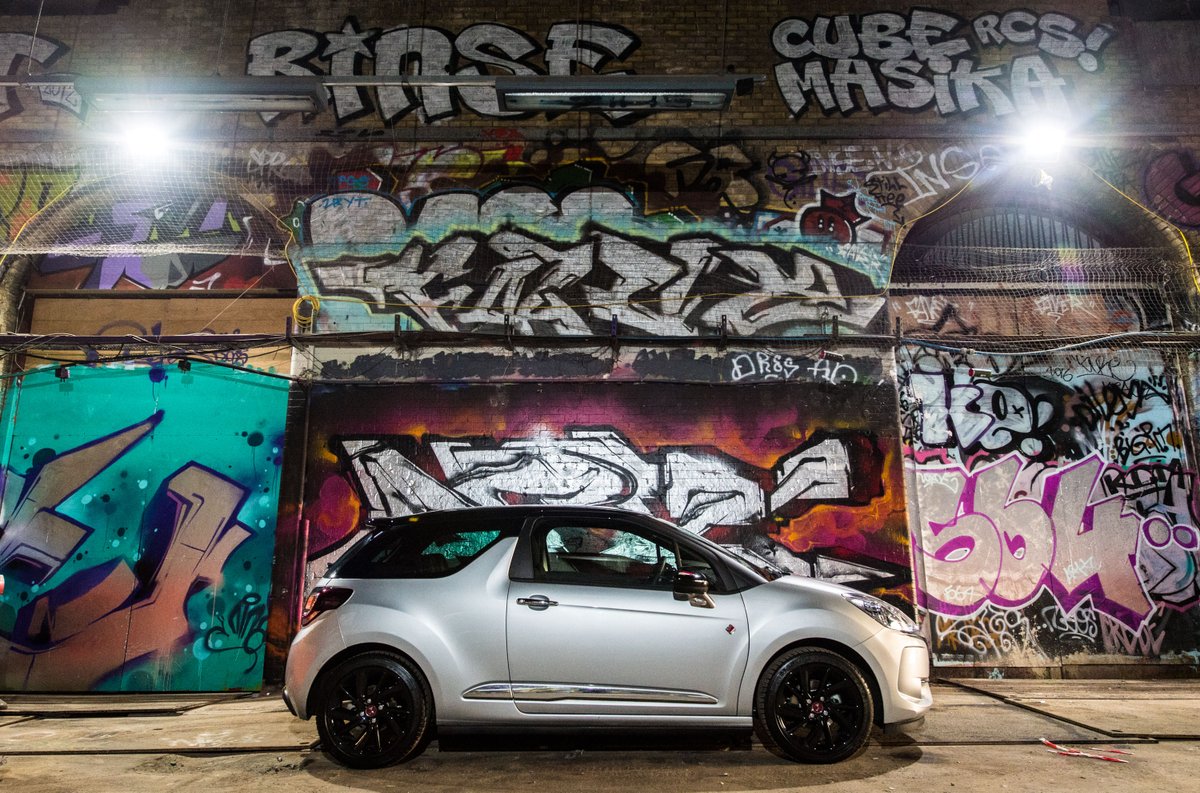 DS_AU_Official's tweet photo. The art of street style. #DS3 # photo by @Rupert_Frere https://t.co/UMDCIvRYCB