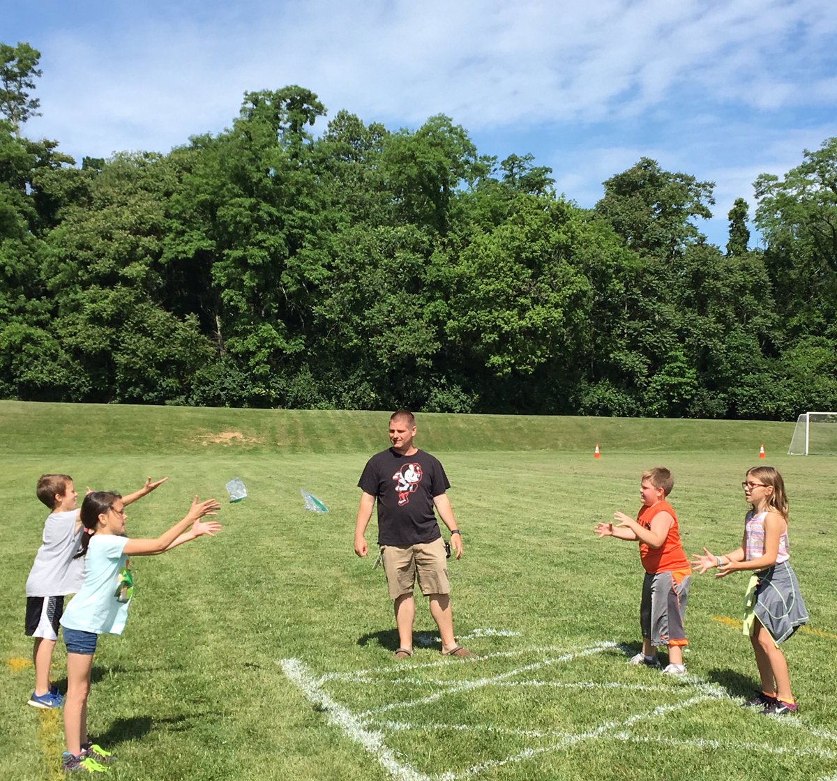 BlueAshElem's tweet photo. DJ Cool School kicked off a fun field day. Mr Weeks got a little wet with the water bag toss. Hazards of the job. 😉 
Great day, Best kids! https://t.co/3ggdENuqGs