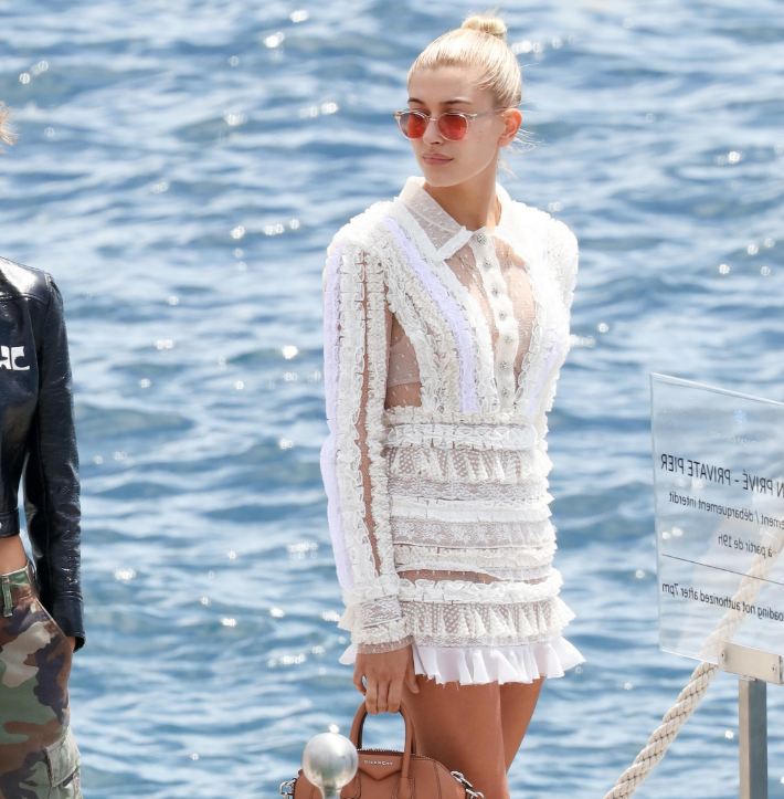 This outfit is everythingggg #WomanCrushWednesday #Cannes17 @haileybaldwin