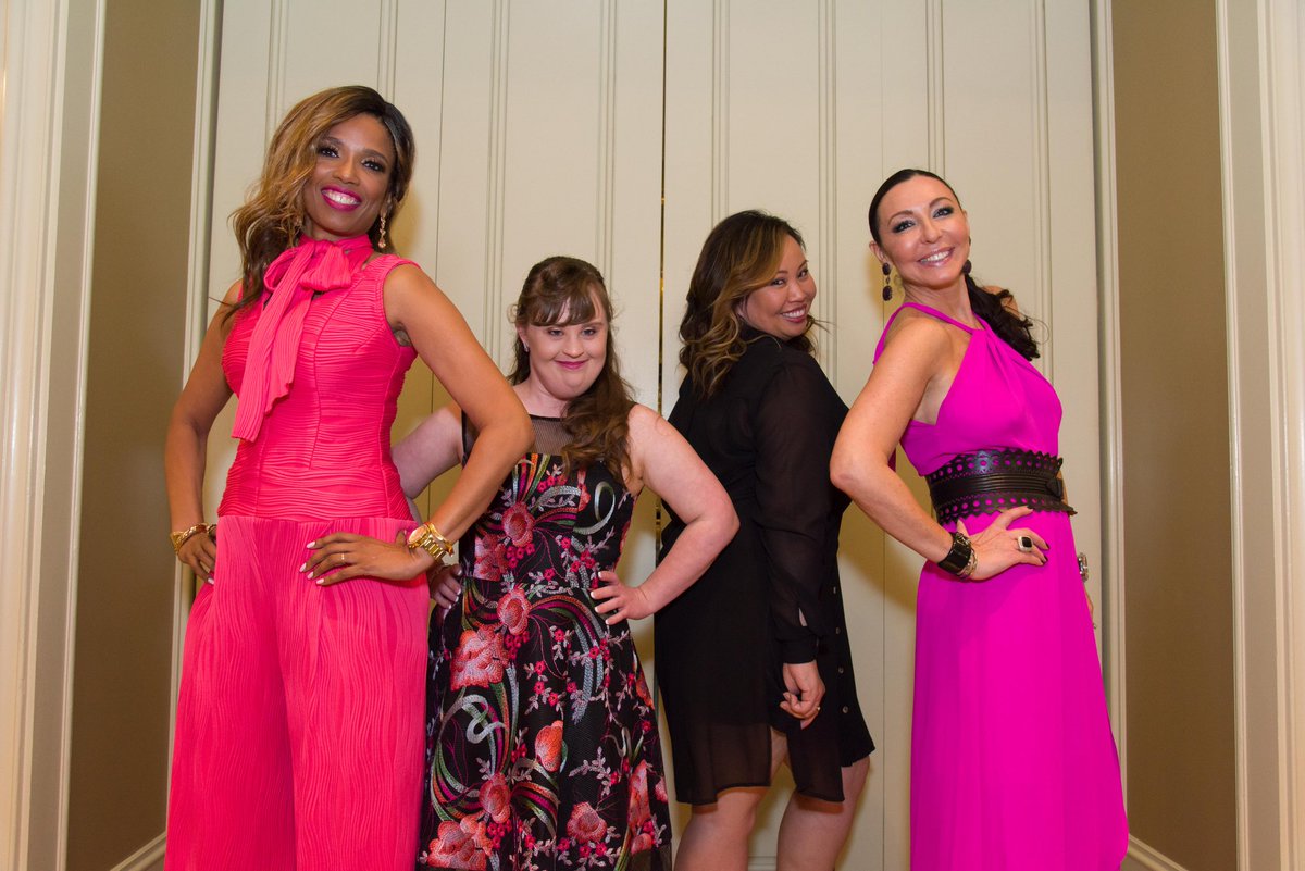 SpecialNeedsLA's tweet photo. Thank you to our #BeautyBlogger crew for participating in our discussion at #pinkpump2017 @ArevaMartin @MsJamieBrewer @galinasobolev https://t.co/c6u2qPVGzT