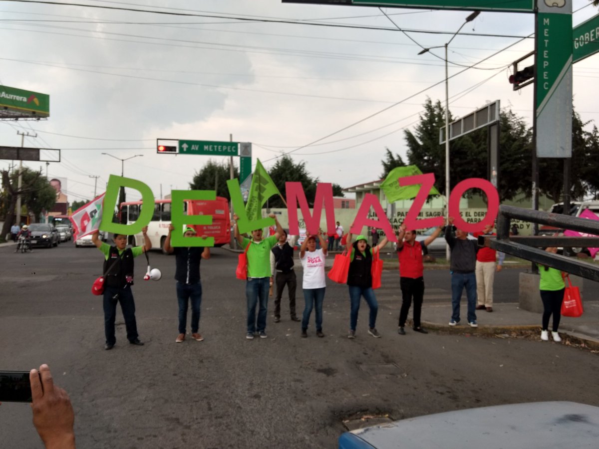 MNenMetepec's tweet photo. En Metepec vamos #FuerteYConTodo con @alfredodelmazo
#MNPasiónYTalento
#MNenMetepec https://t.co/hsL9kprsuW