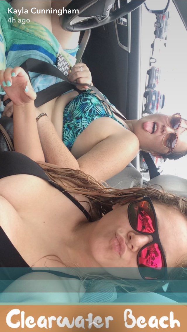 girlsgetsilly's tweet photo. Florida is Becoming a success 💁🏼 butttttt I do miss my fiancé 😭 https://t.co/7A485j4Cx4