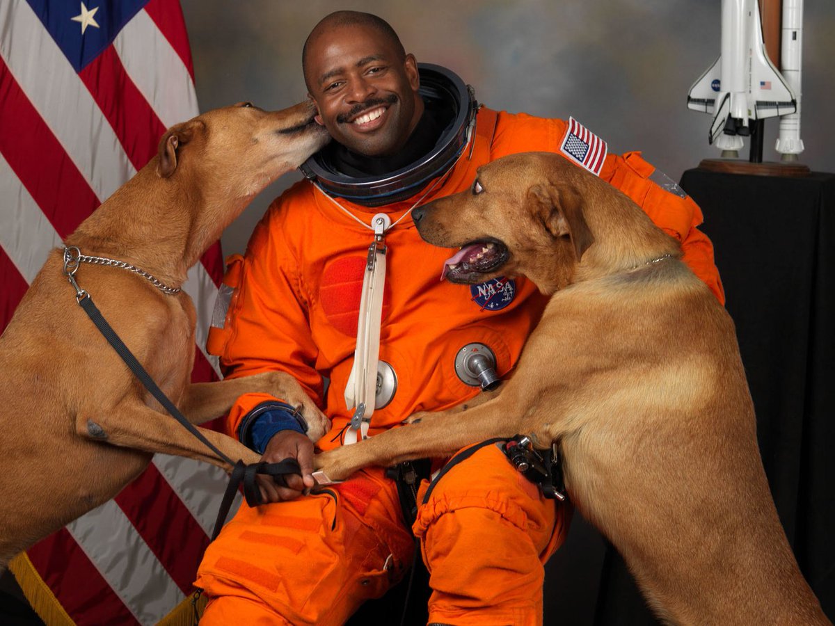 SPACEdotcom's tweet photo. Astronaut Leland Melvin Celebrated for Work Championing Women https://t.co/SeD1KkAynO https://t.co/ljx1yacBZ2