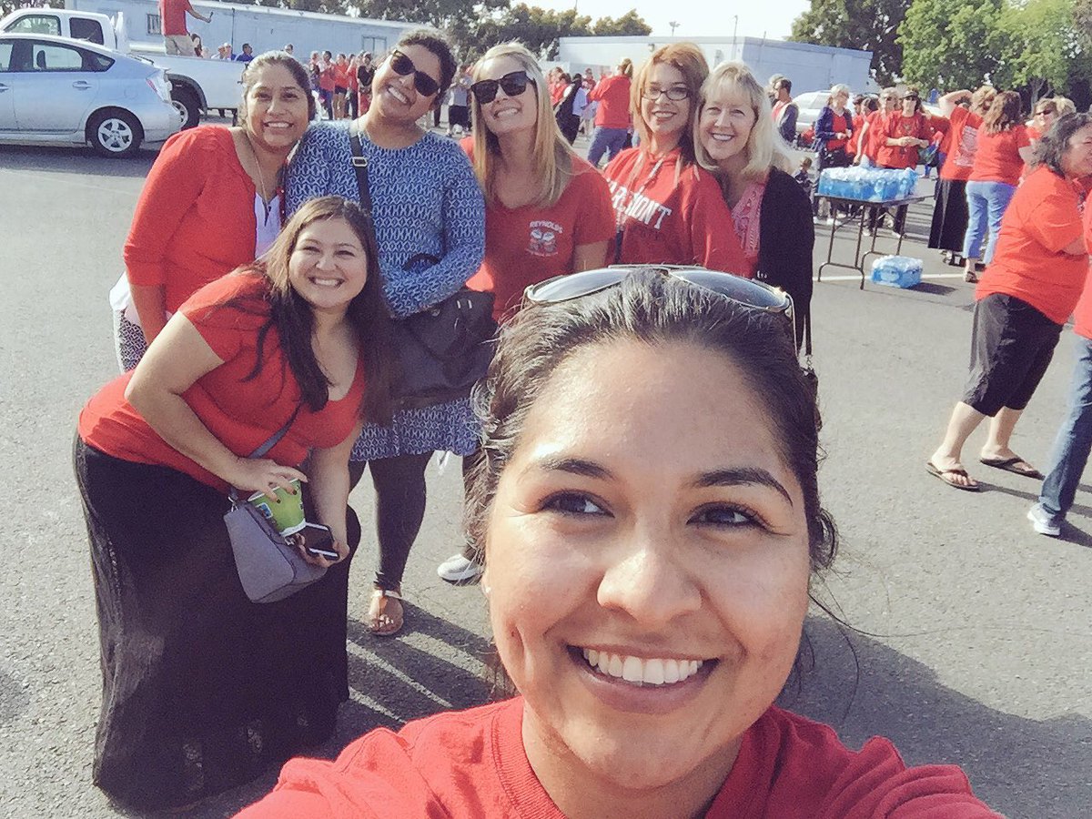 mtrasanchez27's tweet photo. Reynolds standing together for quality public education #OTAStrong #WeAreCTA  @Reynolds_Oside https://t.co/WxIZ6dKYQz