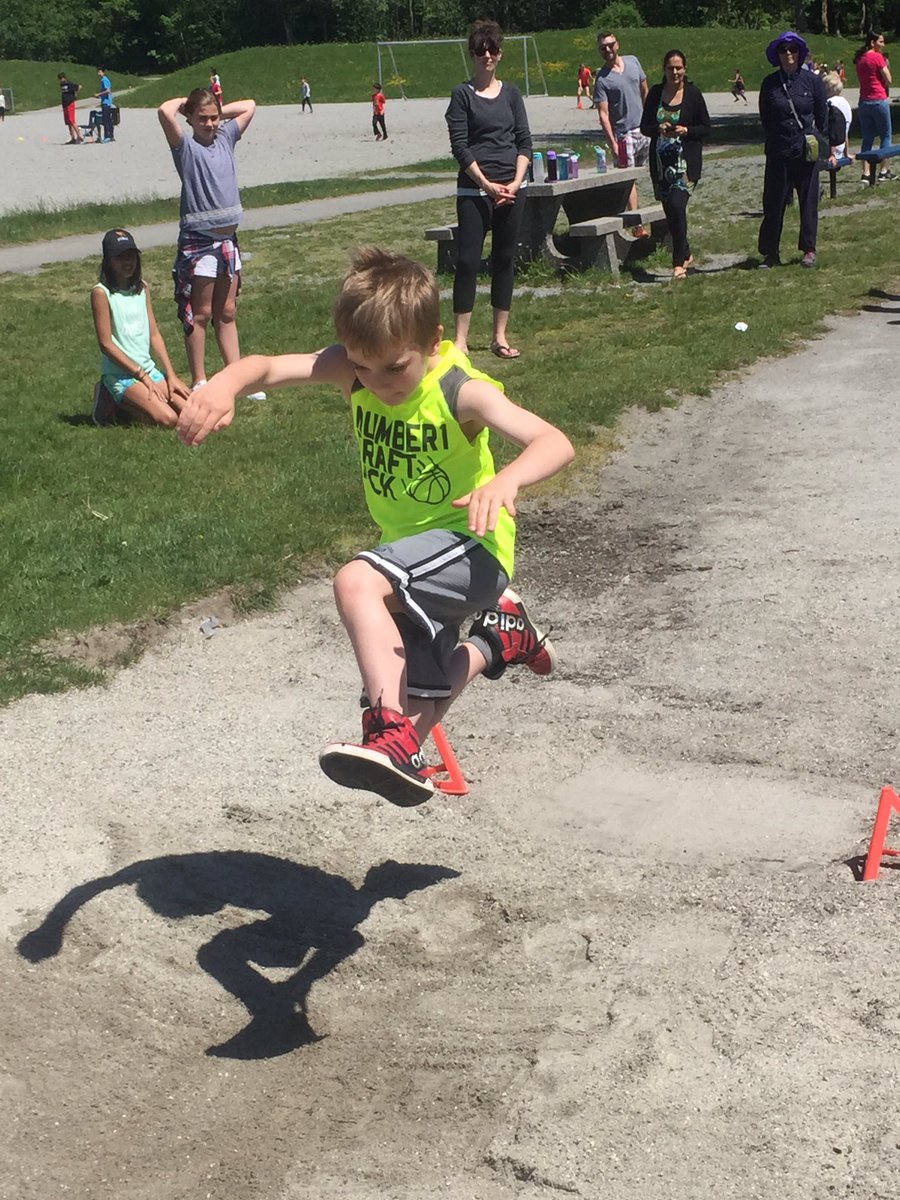 mrs_boysen's tweet photo. Love all the action shots of  our young athletes at the track meet today! @deltasd37 https://t.co/jsftkZhHDZ