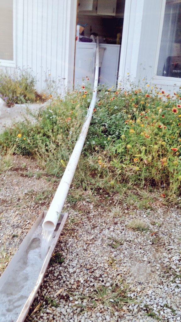 schmidt0831's tweet photo. Understanding the true definition of homeownership. #septicproblems can't stop a lady from her laundry. #noshame #fixerupper #bigbillshurt https://t.co/7N9Ochon3H