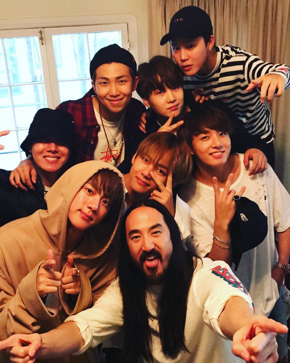 BTS_National's tweet photo. 170523 Steve Aoki posted a photo with BTS on Instagram (https://t.co/eSSOO7jwxO) #방탄소년단 #SteveAoki https://t.co/4fQlXtXCJr