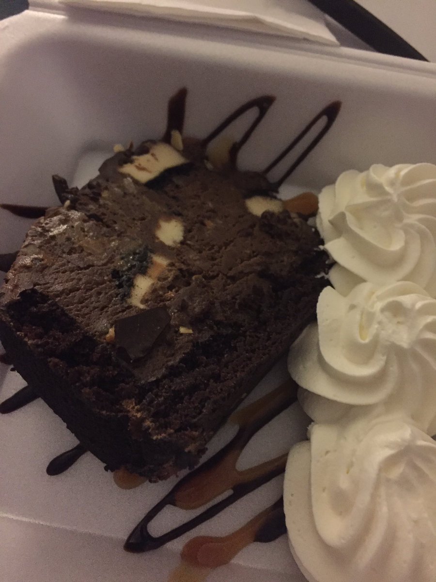 lesda123's tweet photo. The best cheesecake #diplomat #chocolateeruptioncheesecake https://t.co/U9r0Gm4FKN