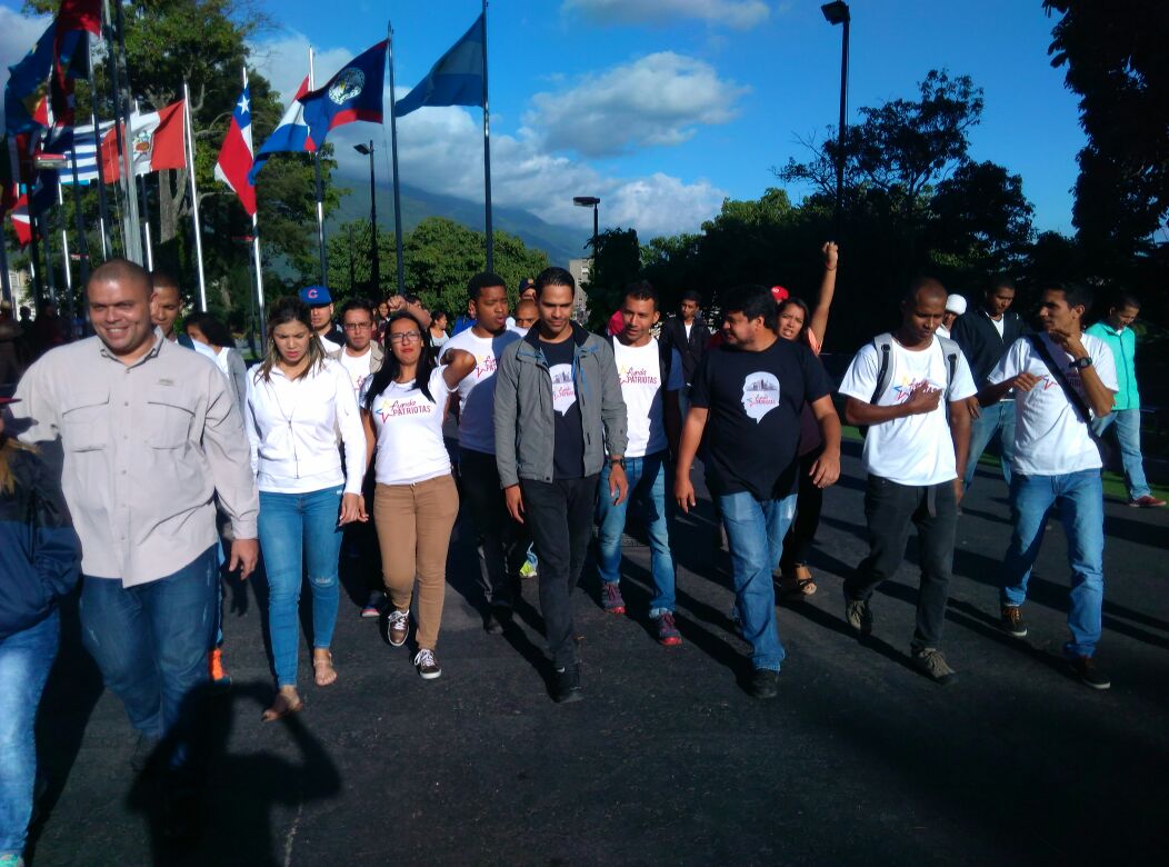 Neriotovar's tweet photo. CNE Anuncia Elecciones Regionales para  el 10 de Diciembre y para la ANC a Finales de Julio. #VenezuelaPazYVida. Vamos @FundaPatriotas https://t.co/an09PenMUr