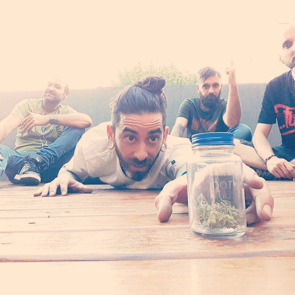 HOLYPIBYOFICIAL's tweet photo. #HolyPiby #previa #ensayo #InfinitamenteActivos #cannabis https://t.co/kdErOH1AcM
