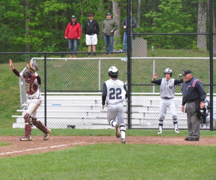 JagsFriends's tweet photo. Varsity defeated Goffstown 5-3. #nextupHollis #keepitgoingjags https://t.co/1XExOLenvD