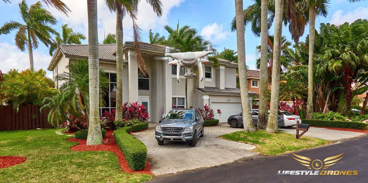 UncleEd69's tweet photo. We love to make #RealEstate Videos We elevate your property @lifestyledrones #Miami #Realtor #Drones #dronevertising #phantom4pro #Homes https://t.co/uADxsUJmdv
