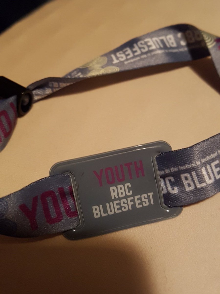 ColinAndersonnn's tweet photo. Bluesfest ! https://t.co/3reKDaOchq