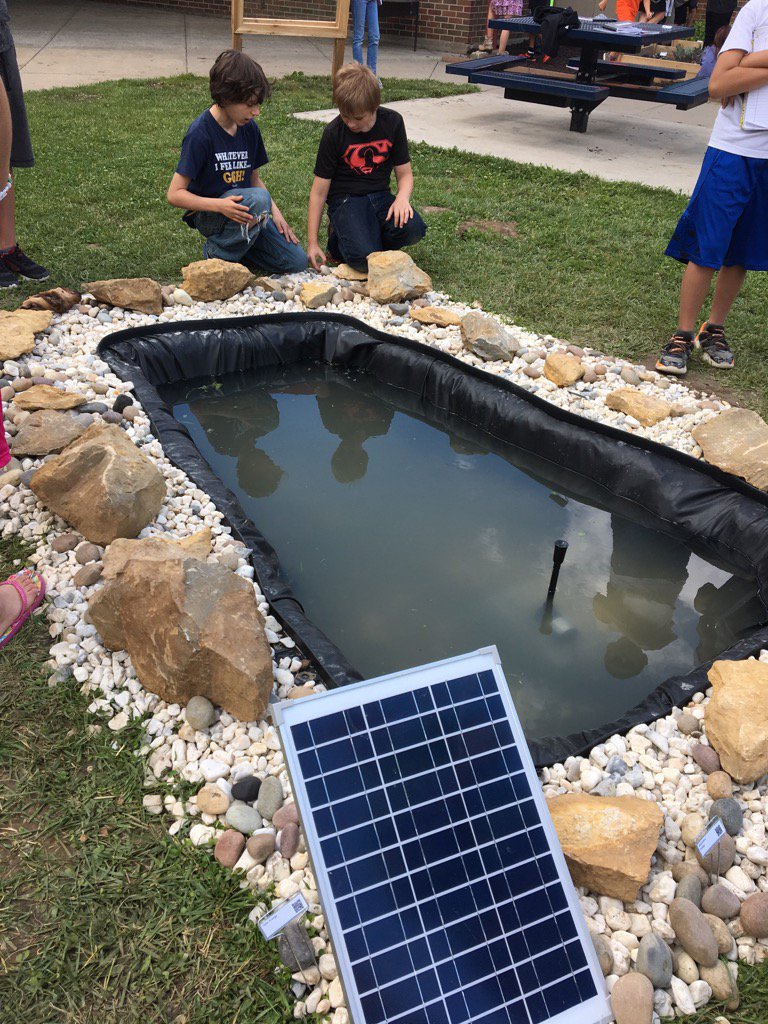 ChadSutton3's tweet photo. The "GROW" project at Ravenwood continues! #nkcstem https://t.co/VLvjRJSin4