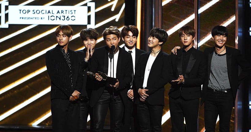soompi's tweet photo. 14 Perfectly Unforgettable #BTS Moments From The 2017 #BBMAs
https://t.co/imvXYQxViT https://t.co/iIZgk098Wi