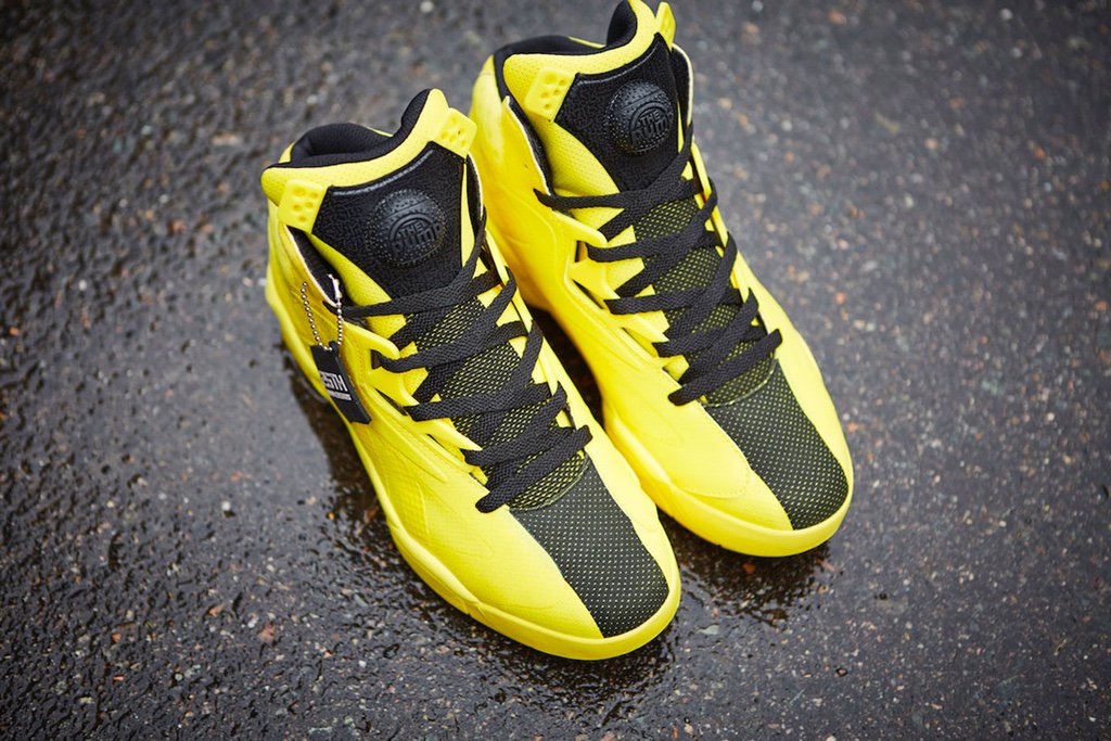 awesomesneaker7's tweet image. Reebok Brings Back Shaquille O&apos;Neal&apos;s Shaq Attack Sneaker
For its 25th anniversary.