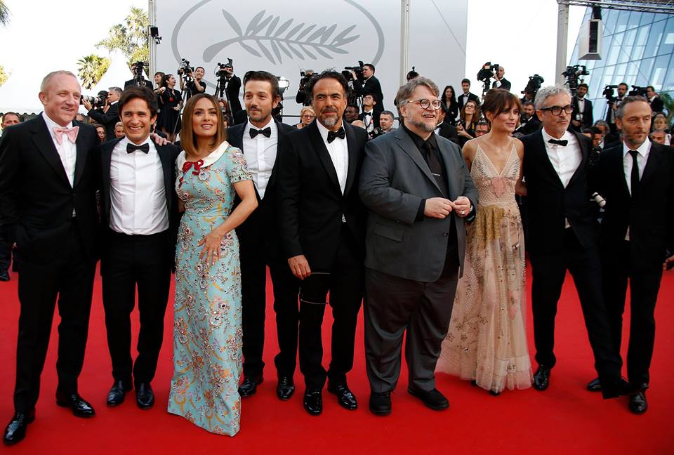 FICM's tweet photo. Gael García Bernal, Salma Hayek, Diego Luna, Alejandro G. Iñárritu, Guillermo del Toro, Alfonso Cuarón y Emmanuel Lubezki en #Cannes70. https://t.co/wrVHAIsFQc