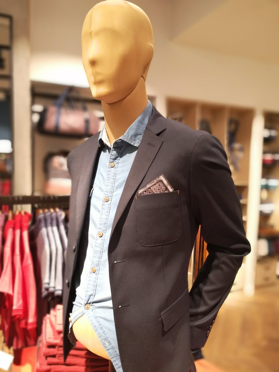 GutyOP's tweet photo. La ropa está increíble #DevRed1902 https://t.co/917UMdU3S2