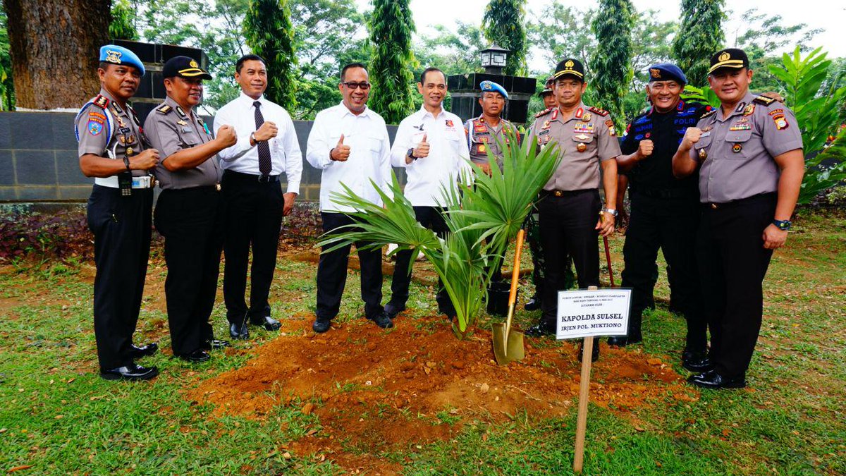 tribratanewspoldasulsel.com/semarakkan-hut…