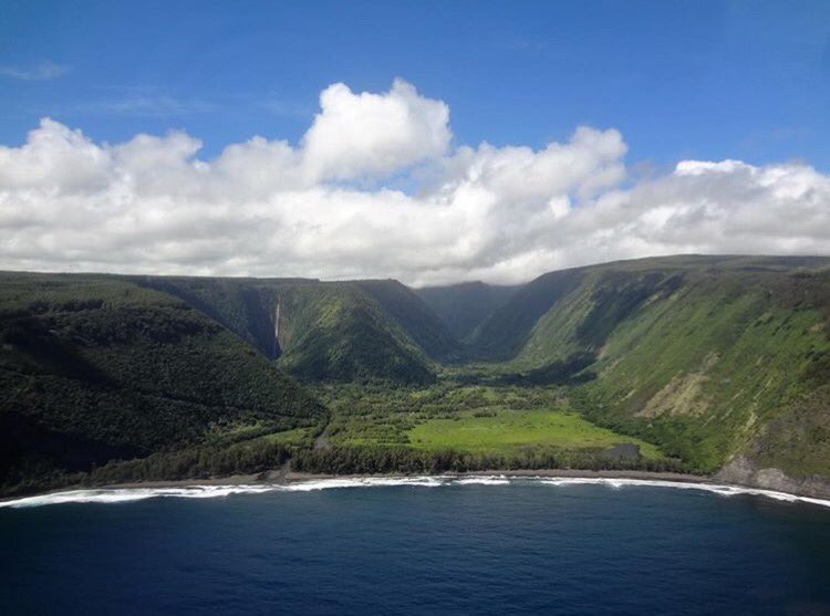 Tuesday Cruiseday! 

Any guesses where on the #BigIsland this photo was taken? #heli #helicopter #pilot #aviation
