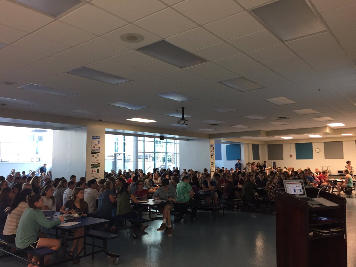 Congrats to the 189 students who completed orientation for summer eSchool courses tonight! Good luck!  <a href="/EdgenuityInc/">Edgenuity (now Imagine Learning)</a> <a href="/theSMSD/">SM School District</a>