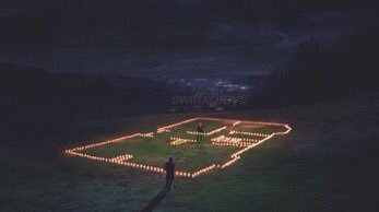 GreysAnatomyHD's tweet photo. 9 years ago today Meredith Grey built a house of candles for Derek Shepherd and told him they could be extraordinary together. #GreysAnatomy https://t.co/SXyjaom5dG