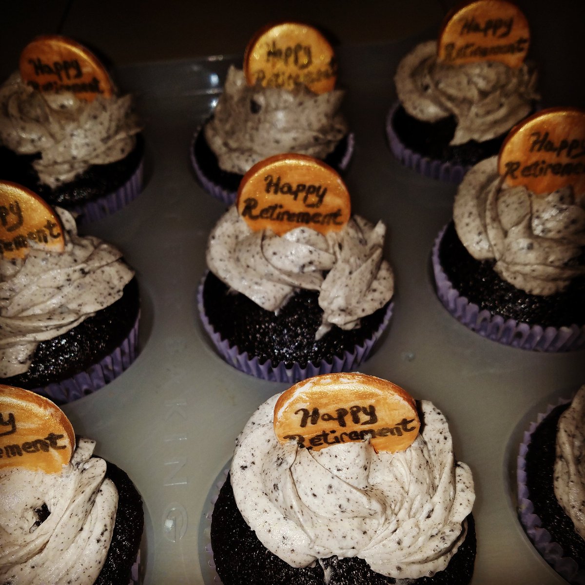 UniquelySweet31's tweet photo. Chocolate cupcake &amp; Oreo Bailey's buttercream. #uniquelysweet #CupCakes https://t.co/vSLzbJ12r4