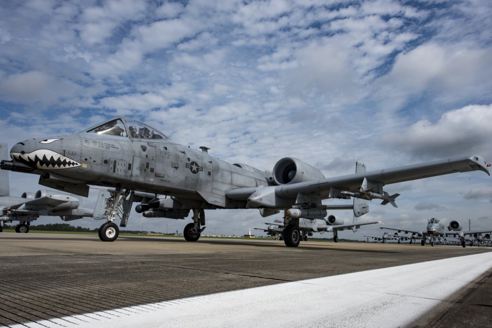 الوداع المؤجل - A-10 Thunderbolt II - صفحة 3 DAk-xxXWAAEiDd5