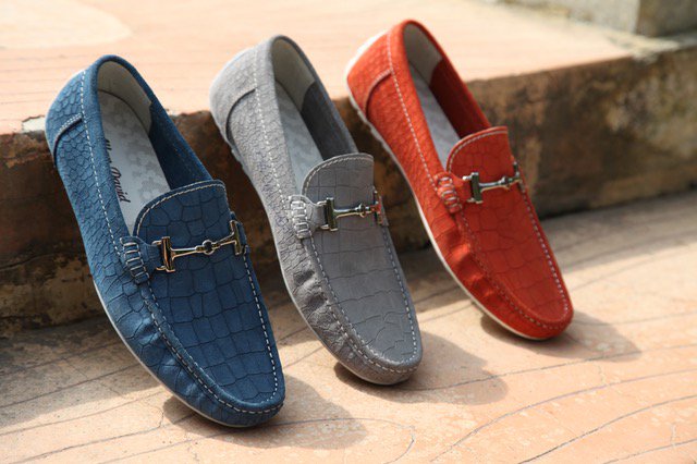 javierfedez1's tweet photo. Tenemos una nueva marca de #zapatos en nuestra #tiendadezapatos. Os recordamos que estamos en #Huesca. https://t.co/8utK6NIAea https://t.co/gR3yHQMOd9