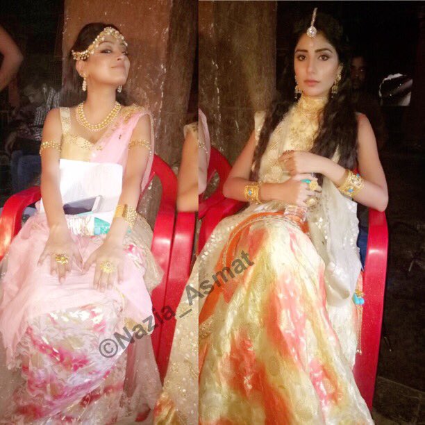 nazia_asmat's tweet photo. #Chandrakanta #cpyp #lifeok #kkamra #costume #concept #india #fromset #champa #chapla #design #fantasyseries #chandrakantapremyapaheli https://t.co/OtQSg5O097