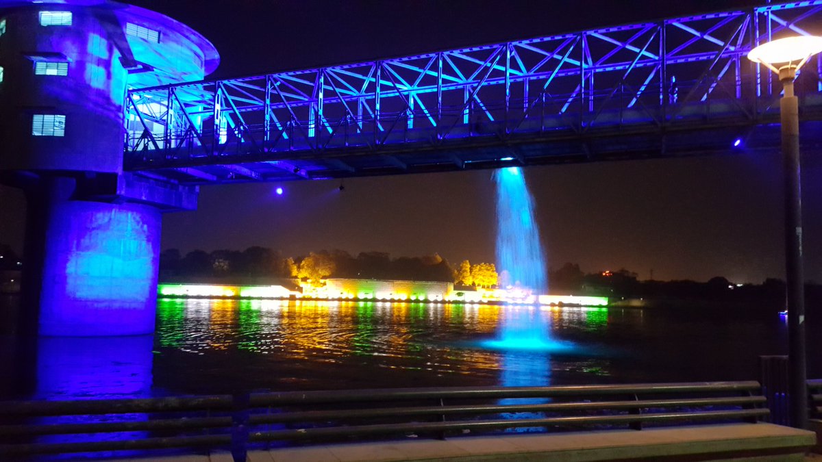 karan_melive's tweet photo. Happy to see riverfront clean again. Thanx to @AhmedabadAMC . Please keep it clean and healthy. https://t.co/QYWxpgv588