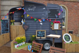 Isn't Nelly's Bar so cute! #wedding #weddingwednesday 

crwd.fr/2qiMM2k
