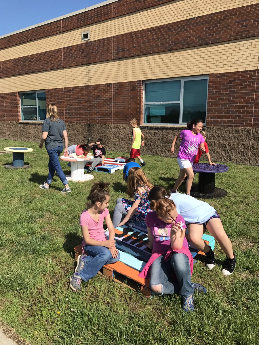 mitsinessa's tweet photo. #WEESEagles have designed a truly extraordinary outdoor classroom! I can't wait to see it completed. @EldridgeTammy @nancymorourke #nkcstem https://t.co/sgqkRQkDAx