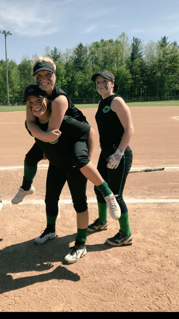 _skylarlee_'s tweet photo. I'm gonna miss you all so much๐ thank you for making my last season a great one, love all you boyz!! #hamsamich
#yeahyeahyeah https://t.co/illILxWFyZ