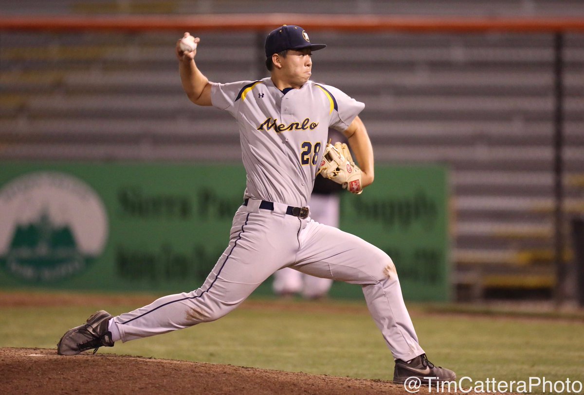 TimCatteraPhoto's tweet photo. @MenloKnights pitching too much for @Principal_SF. Lose 7-2. https://t.co/KgV10R4M3F