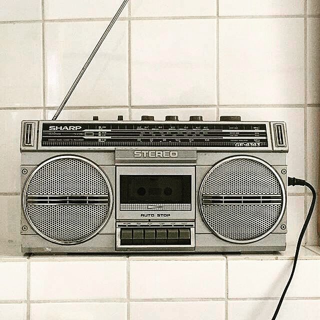 ToneDistillery's tweet photo. Reposting @moodyysue:
Old school rock 🎚

Courtesy of @miguelmedina21
#stereo #art #vibes #grunge #picoftheday #photooftheday #music #rock https://t.co/PYBOh4ScpQ
