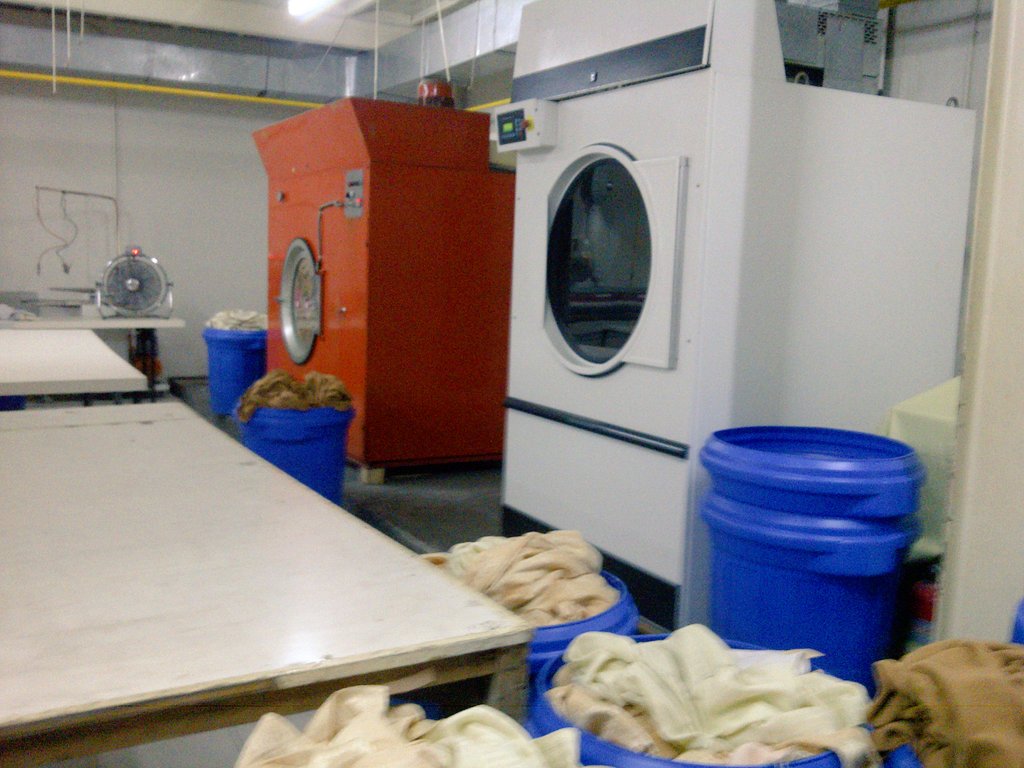 Apakah kami bisa bergabung, secara profesional dg komitmen tinggi yg selalu kami jaga, guna kelancaran bisnis Anda.