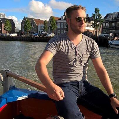 Hm, zouden er ook smalle kussentjes zijn voor op het dolboord? Dan heeft onze stuurman niet zo'n vierkante kont na de #HT2017