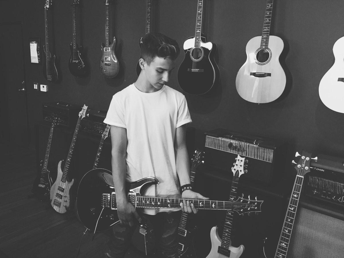 finnmatthews's tweet image. what song do you think i'm playing? head to my page to check out my new music :)