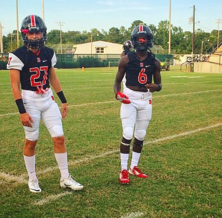 jdmclean10's tweet photo. Can't believe my boy is gone love and miss you bro you won't be forgotten LongLiveKD💯🙏🏻 #LongLive6 https://t.co/LRMklKmA1z