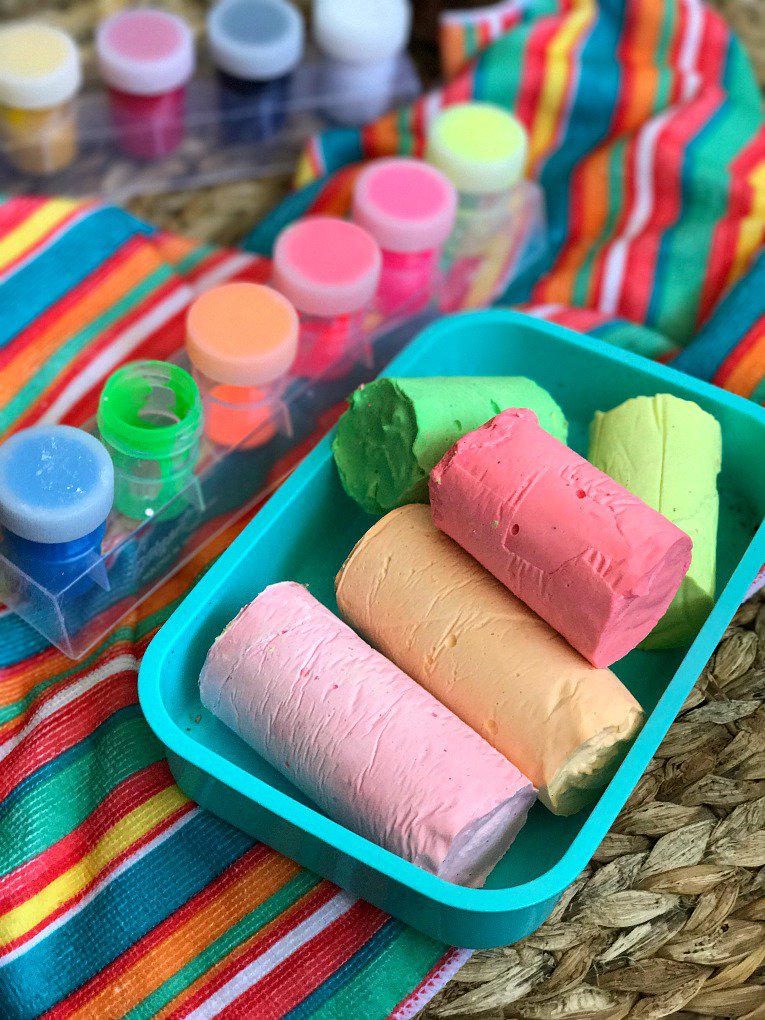 estilofamiliar's tweet photo. #DIY Tizas para la acera hechas en casa. Una manualidad para hacer con los niños. https://t.co/Kdgt8gj6PN #allessentials #allsulfatefree AD https://t.co/BFIWO01G73