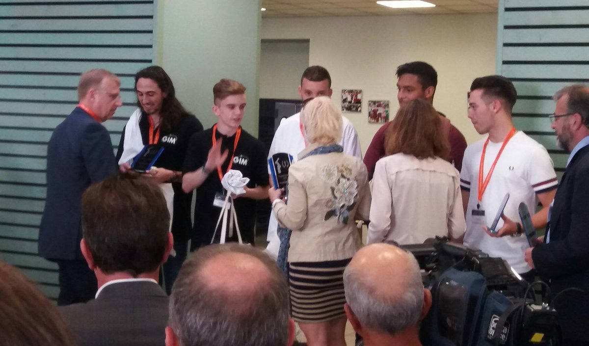 CoboteamRA's tweet photo. Fier d'avoir soutenu avec @Thesame74 , #Robotfly, concours pour les jeunes de programmation de robots industriels (photo @franckduc) https://t.co/7IzwqVLIz0