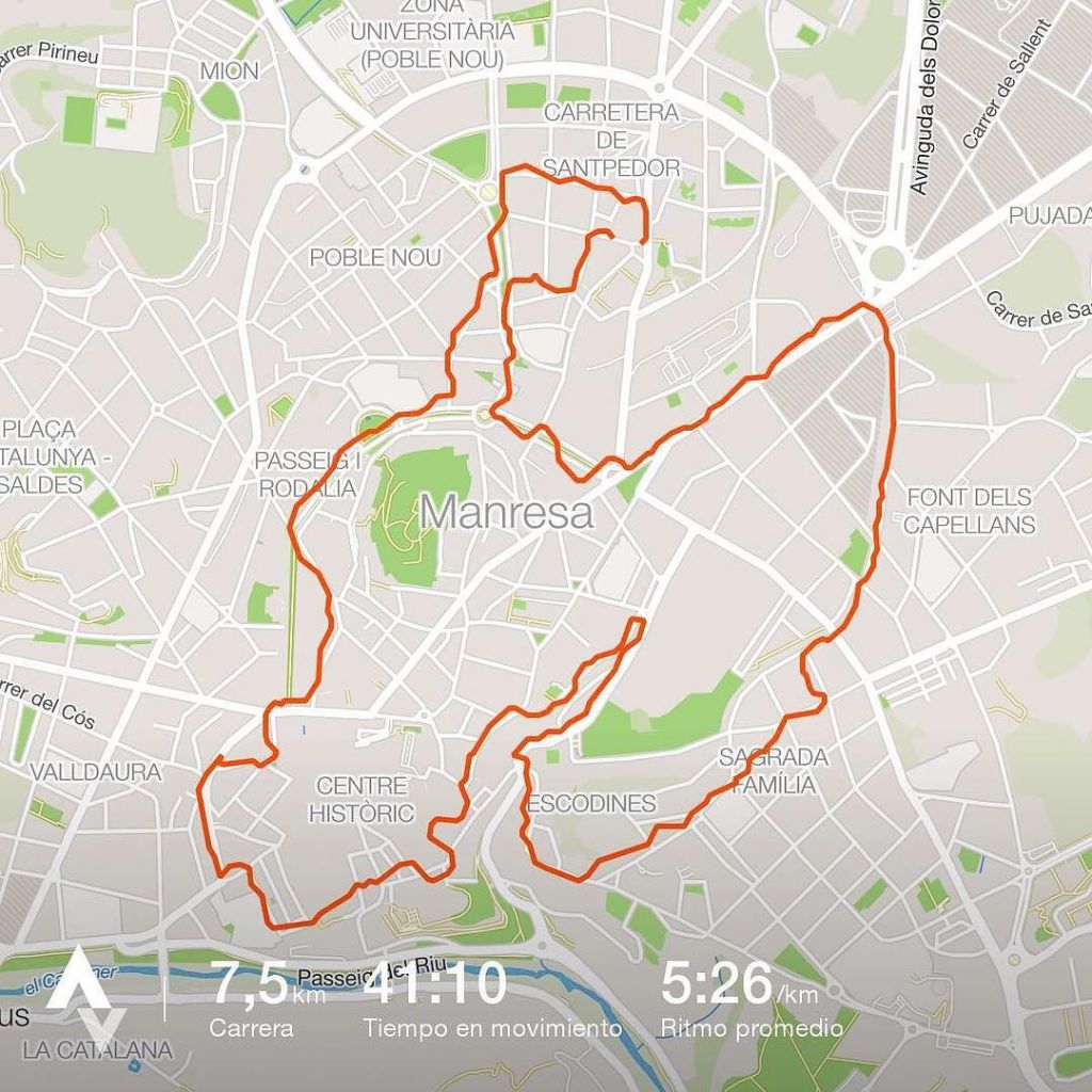 lluisbiel's tweet photo. Una bona manera de començar el dia. #RunObsession #CantStop #ultraboost @oakley https://t.co/MXUVQCRHxf https://t.co/7EcotyNBJc