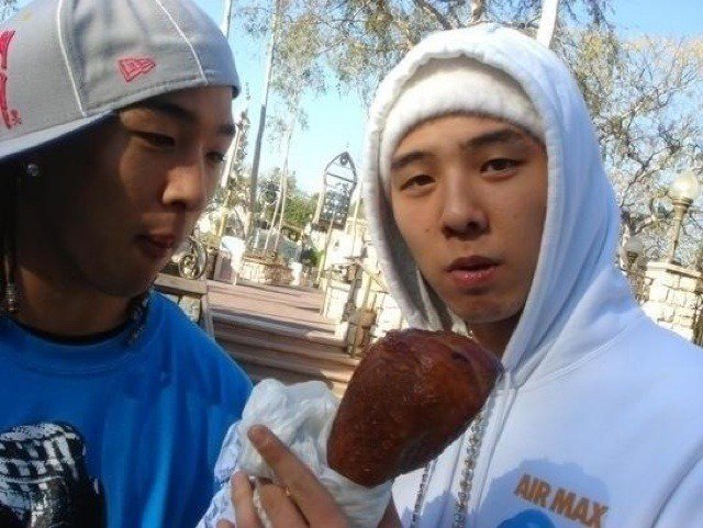 88GDYB88's tweet photo. 🍗 #GDYB #BFF #TYGD https://t.co/1BTCq9m9RB
