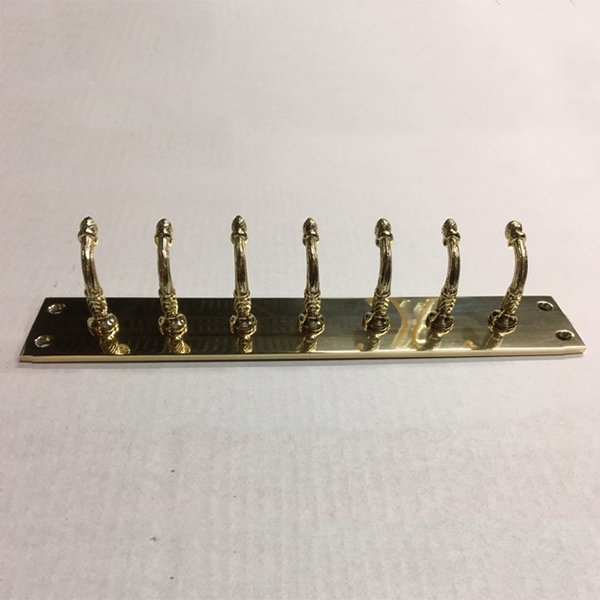 SignatureThings's tweet photo. Single Row #HookRack 2" High with #AccornDesign Ideal for use in foyers, hallways, bedroom https://t.co/58vd1NamAJ #CoatHook #BrassHooks https://t.co/6ItrneJkRK