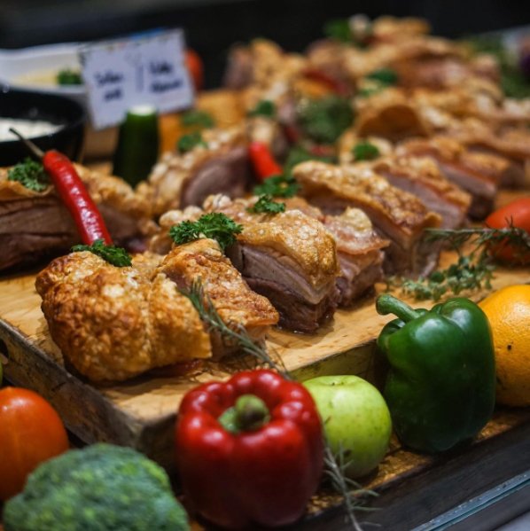 CRISPY PORK BELLY at Publik Markette! And if you're working in Menara BCA , you can get 15% discount on your food just by showing your ID!